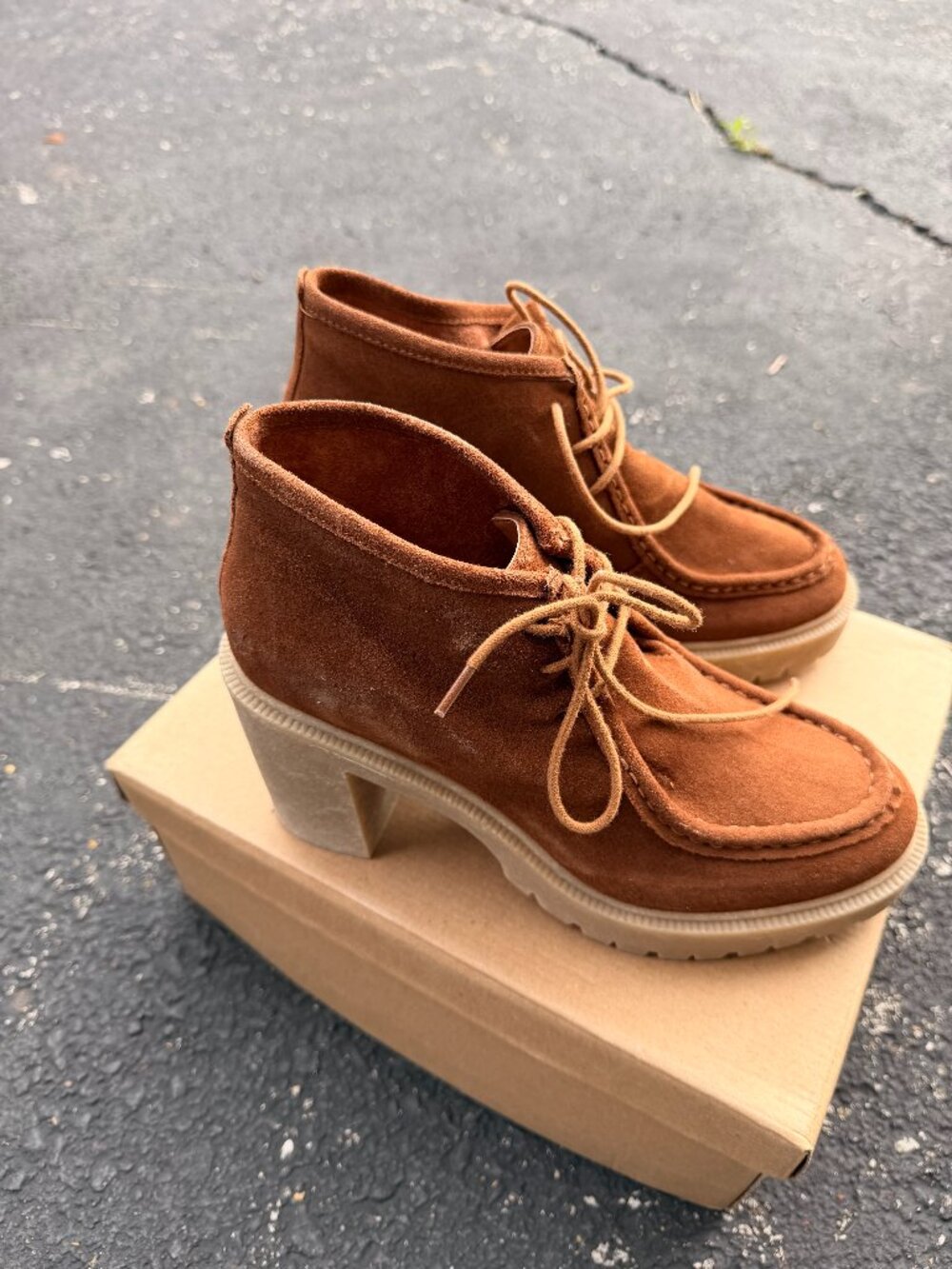 NIB Lucky Brand Hollia Tan Rich Suede Platform Lace-Up Booties Women's Size 8.5M